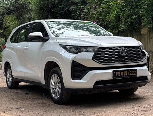 Toyota Innova Hycross GX 8 Seater AT Ptl 2025 Model