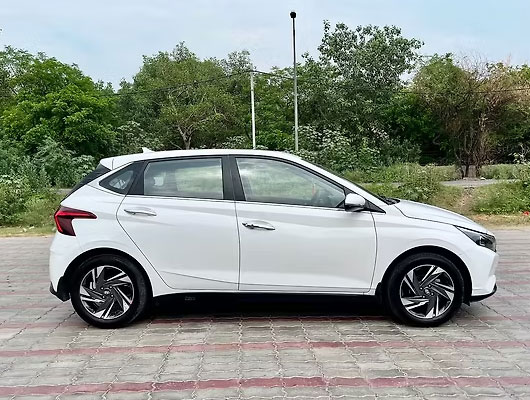 Hyundai I20 Asta MT with Sunroof PTL