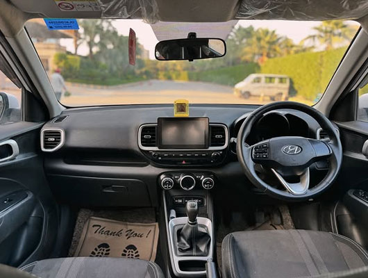 Hyundai Venue S MT Ptl