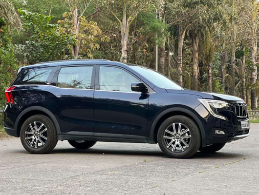 Mahindra XUV700 AX7 Luxury AWD AT Dsl