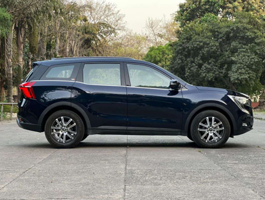Mahindra XUV700 AX7 Luxury AWD AT Dsl