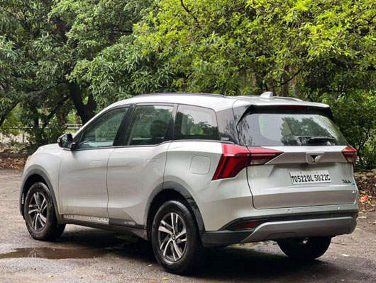 Mahindra XUV700 AX5 AT Dsl